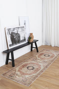 Load image into Gallery viewer, Carmine Vintage Runner main
