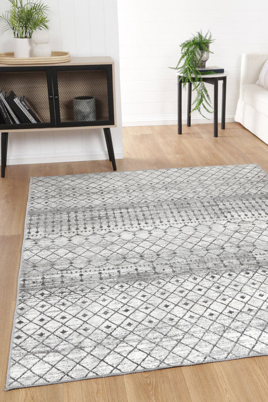 Andre Machine Washable Rug in room